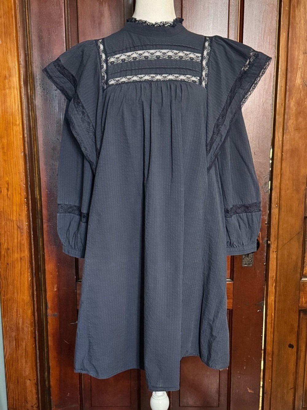 Anthropologie Maeve Fleetwood Tunic Dress Navy Size 8 Ruffled Sleeves and Lace